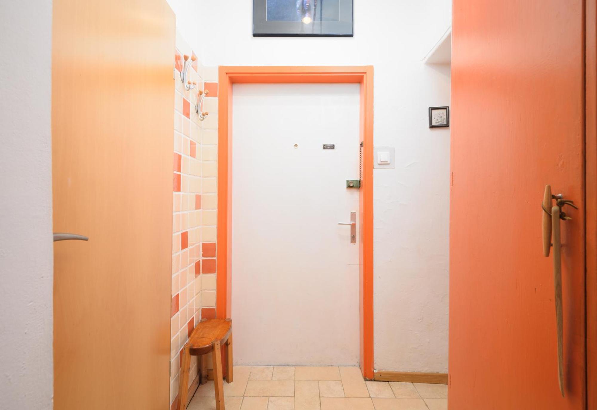 Urban View With Free Parking Apartment *